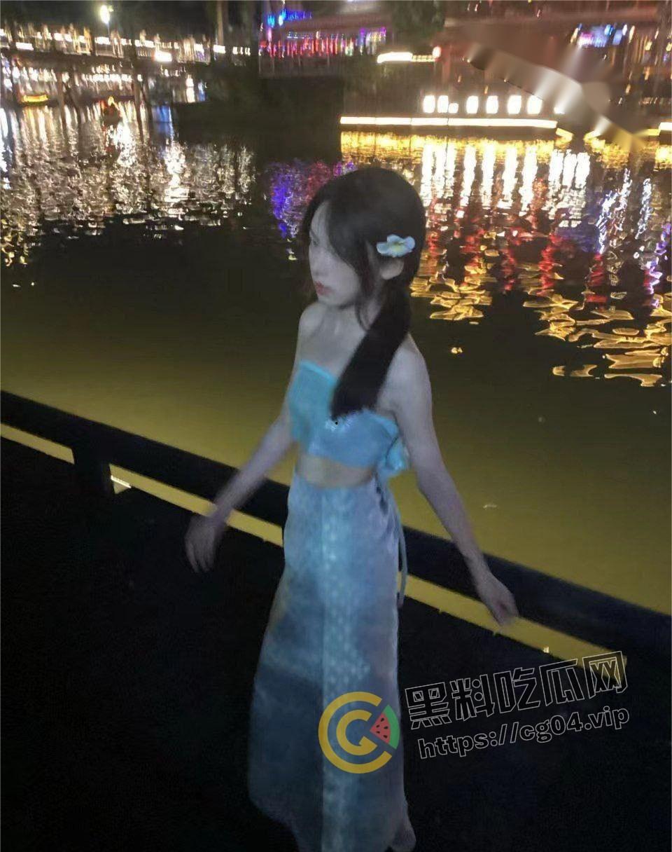 癞蛤蟆终于吃到了天鹅肉！蛰伏多年的猥琐男终于追到了女神 直接给干哭 还把女神给曝光了出来炫耀 多图警告-19