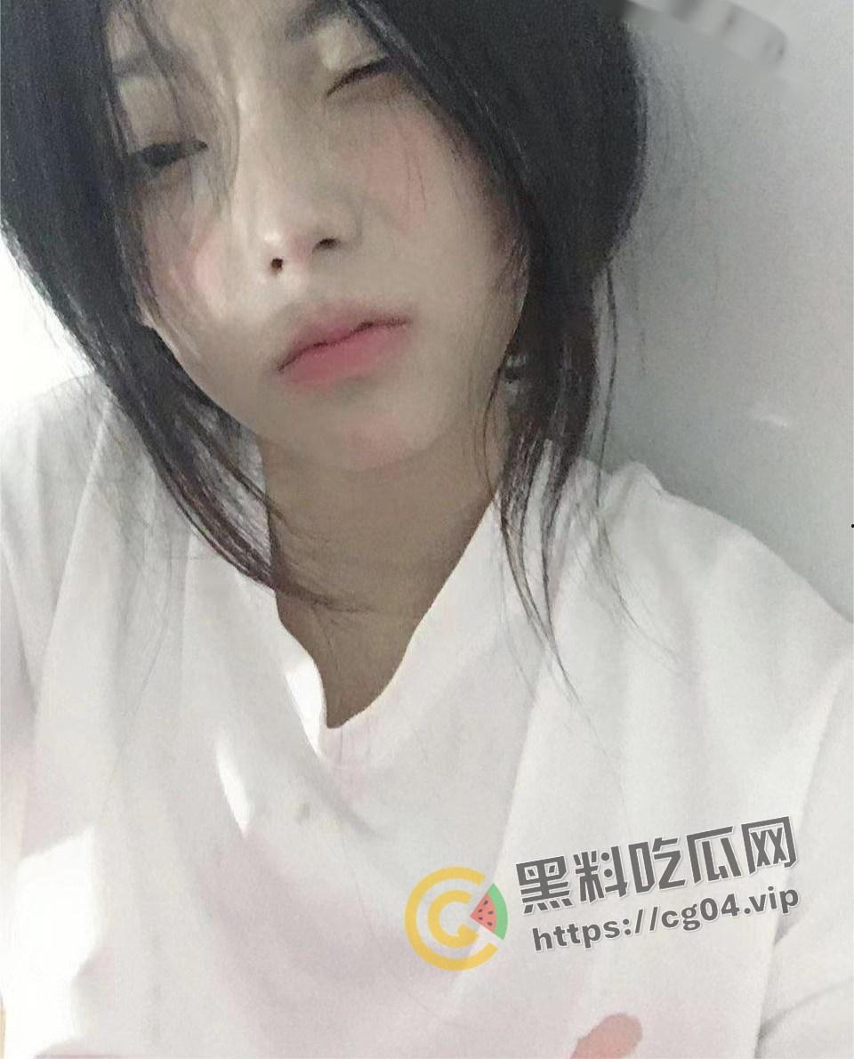 癞蛤蟆终于吃到了天鹅肉！蛰伏多年的猥琐男终于追到了女神 直接给干哭 还把女神给曝光了出来炫耀 多图警告-21