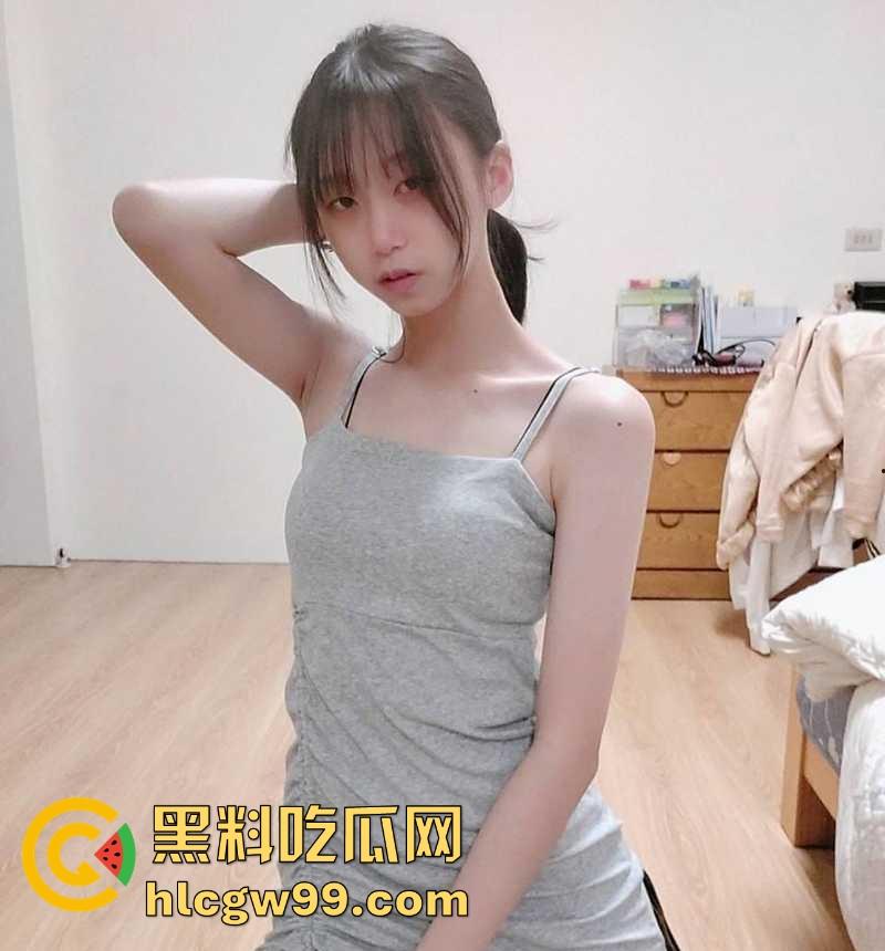 19岁清纯高中女学妹【罗玲玲】露点视频曝光，娇嫩酮体无限诱惑真是只反差小母狗！-8