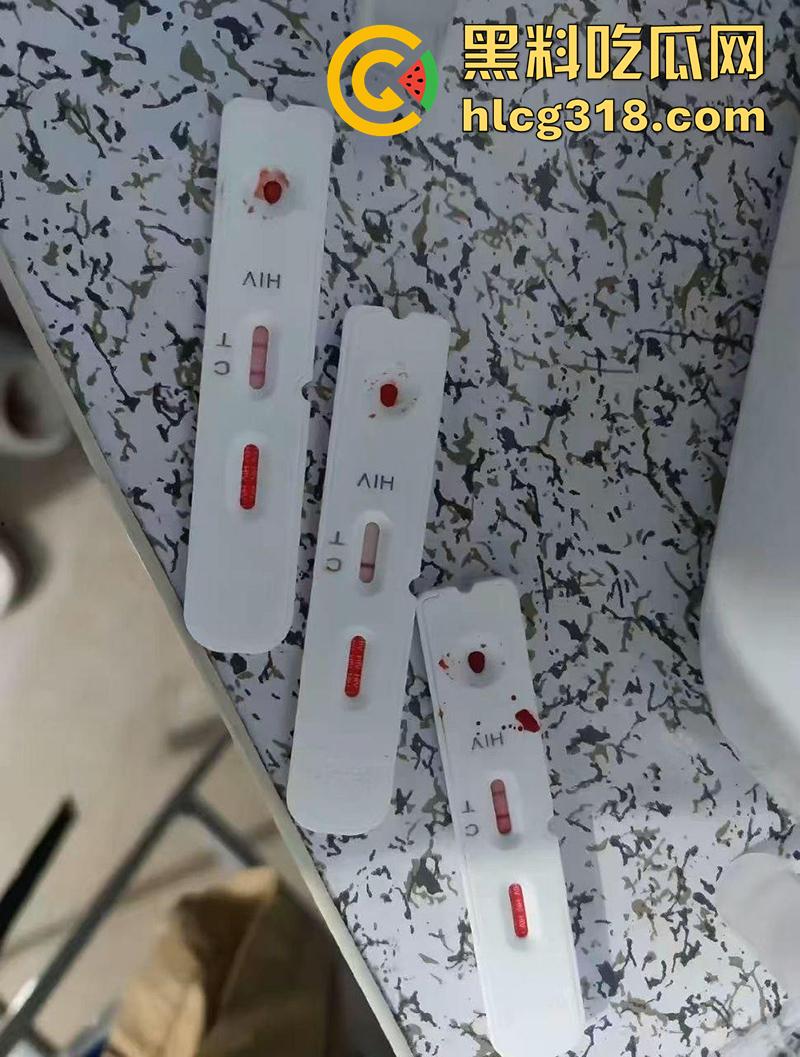 酒吧约炮学生妹，竟遇到生化母体，一次操逼悔恨终身啊，试纸两条杠吓得大哥哇哇叫，这回老实了吧！-5