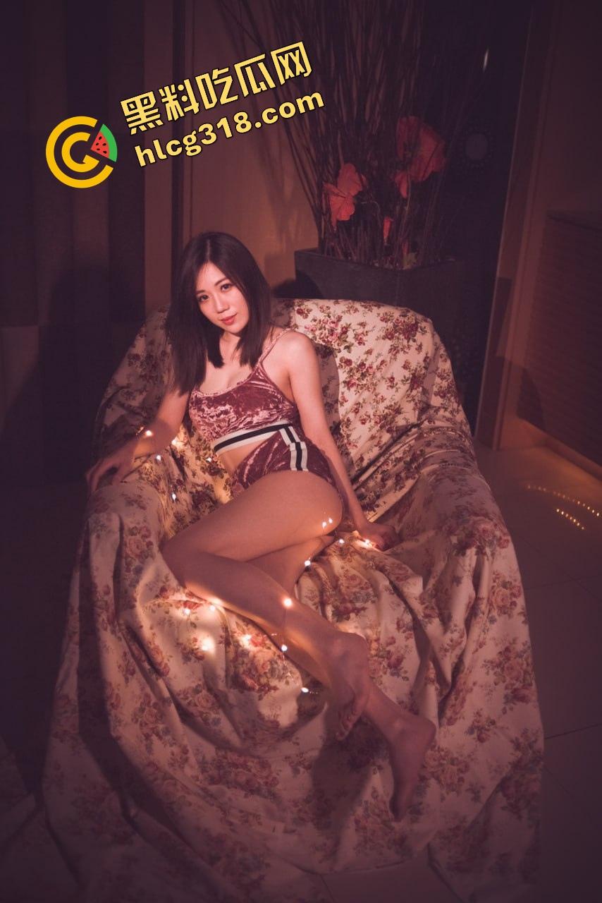 周日约炮敏感肌白丝女大『李延倩』轻揉一下就潮喷，揉两下水喷不停，比吃药还猛这怎么停下来！-7