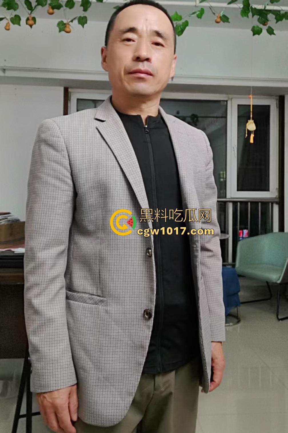 河北超市机器响工作人员逼老人脱光自证清白,还要搜身,这太过分了,大爷说“骗我脱完就不管了”?-1