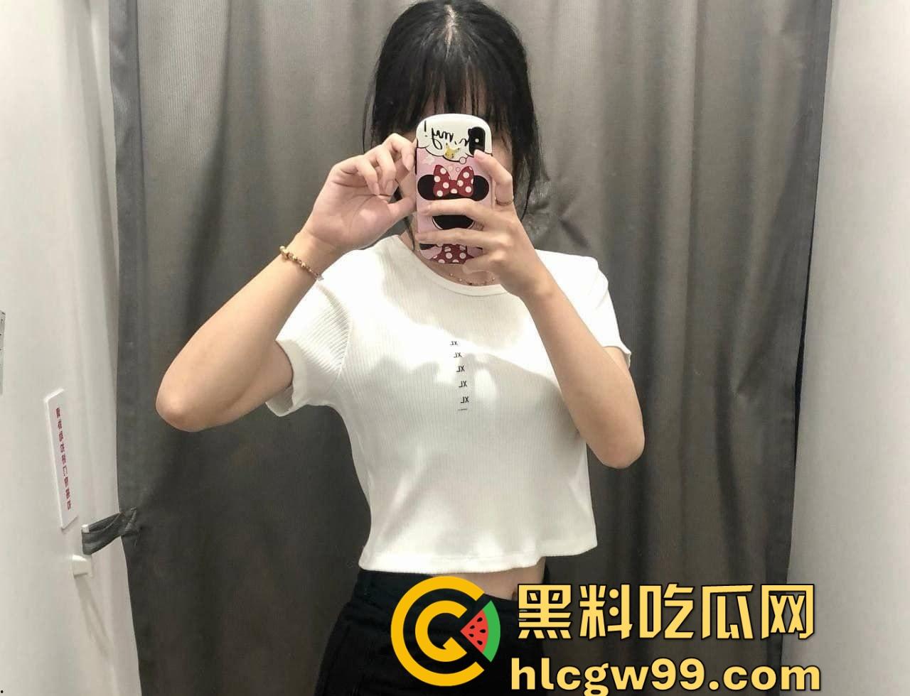 南京财经大二学妹【叶婷鑫】被渣男灌醉操翻天，强行口交内射视频曝光，这清纯妹子咋这么惨？-3