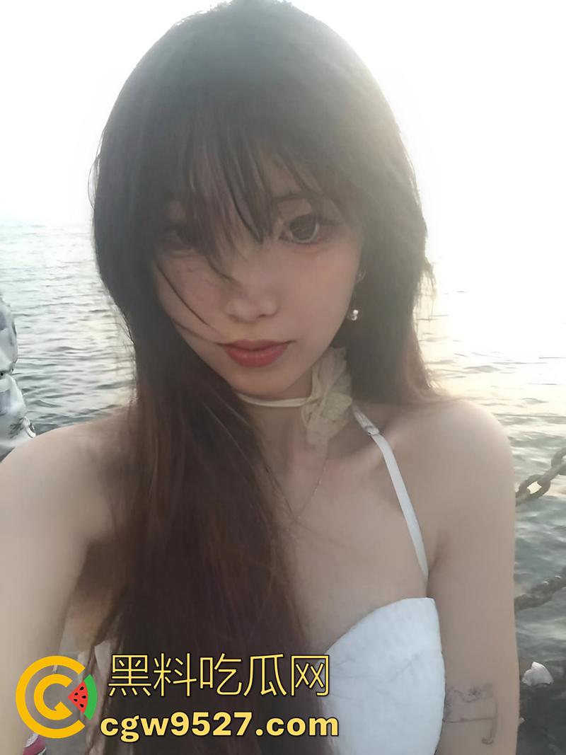 武汉三中绝美嫩妹【苏文轩】，俏皮可爱身材一流，在家里被男友调教玩弄，护士制服勾引，翘臀被后入打桩抽插！-2