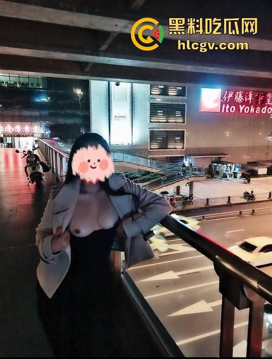 河南洛阳『雷巧燕』野外露出！巨乳大奶婚纱皮裤下的骚动，被调教抠逼露逼十足放荡！-23