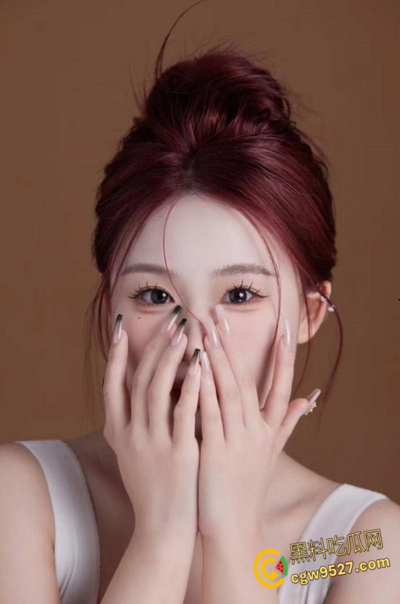 杭州反差母狗【武杭霏霏】，高跟鞋大长腿淘宝模特，下班主动求操性感撩人，肛塞调教后入小骚穴！-1