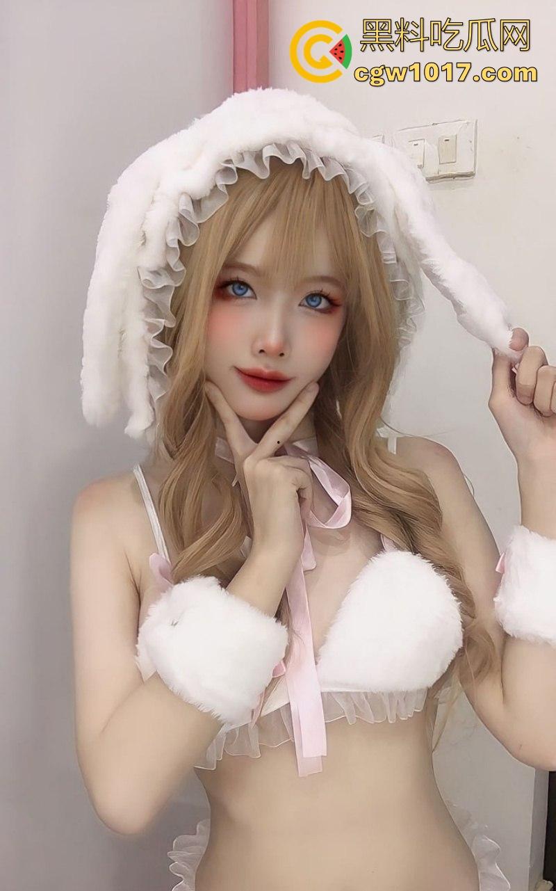顶级Coser女神【DreamlikeUwU】化身性感小白兔，Q弹美乳在镜头前晃荡，扭动翘臀、撩人姿势，每一帧都超淫荡！-3