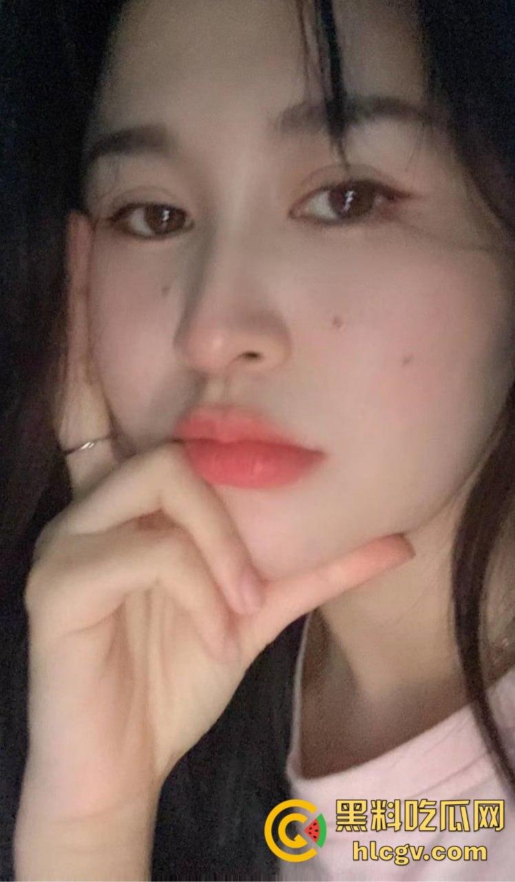 百度云惊爆富二代与极品女友啪啪视频!情侣私密日常被曝光,画面香艳十足!-11