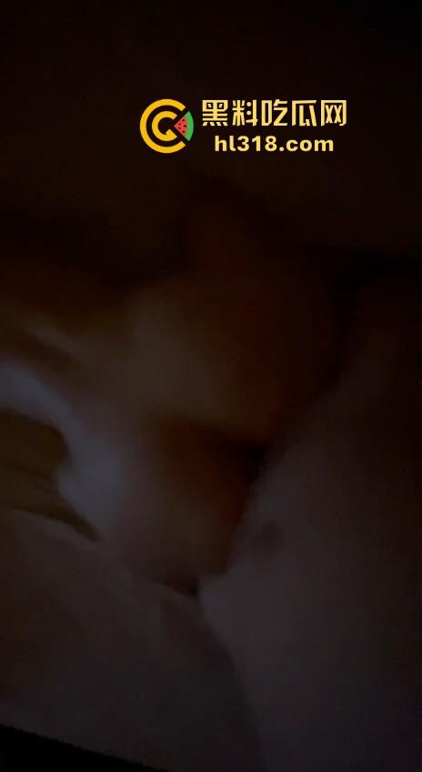 约炮抖音门槛姐【本少名唤小潼】反差巨乳大母狗，无套后入内射，现抖音账号以私密！-9