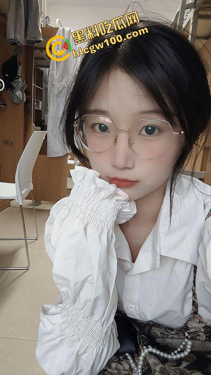 瓜友独家投稿曝光生化母体!化大附中卖淫骚鸡【余纯】600约炮单男,黑丝操逼颜射贱脸!独家流出!-2