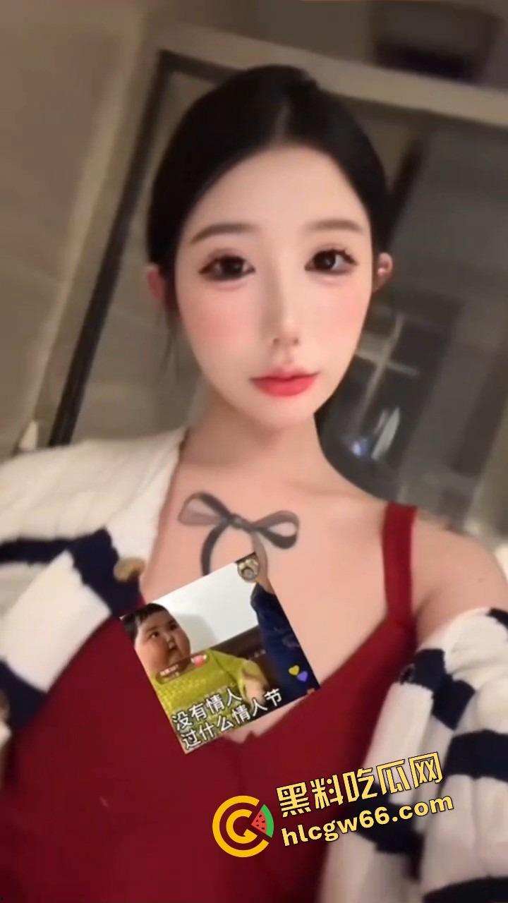 抖音【蔡小葵】大尺度视频全裸扭奶、侧卧骚动比女优还会摆，私发男友却流出全网爆操级片段！-8