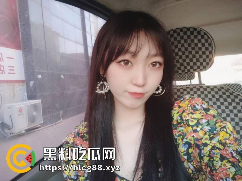 上海白领【毕姐】24岁被金主爸爸包养，吃鸡伺候得爽翻天，这骚母狗真是下贱到骨子里！-4