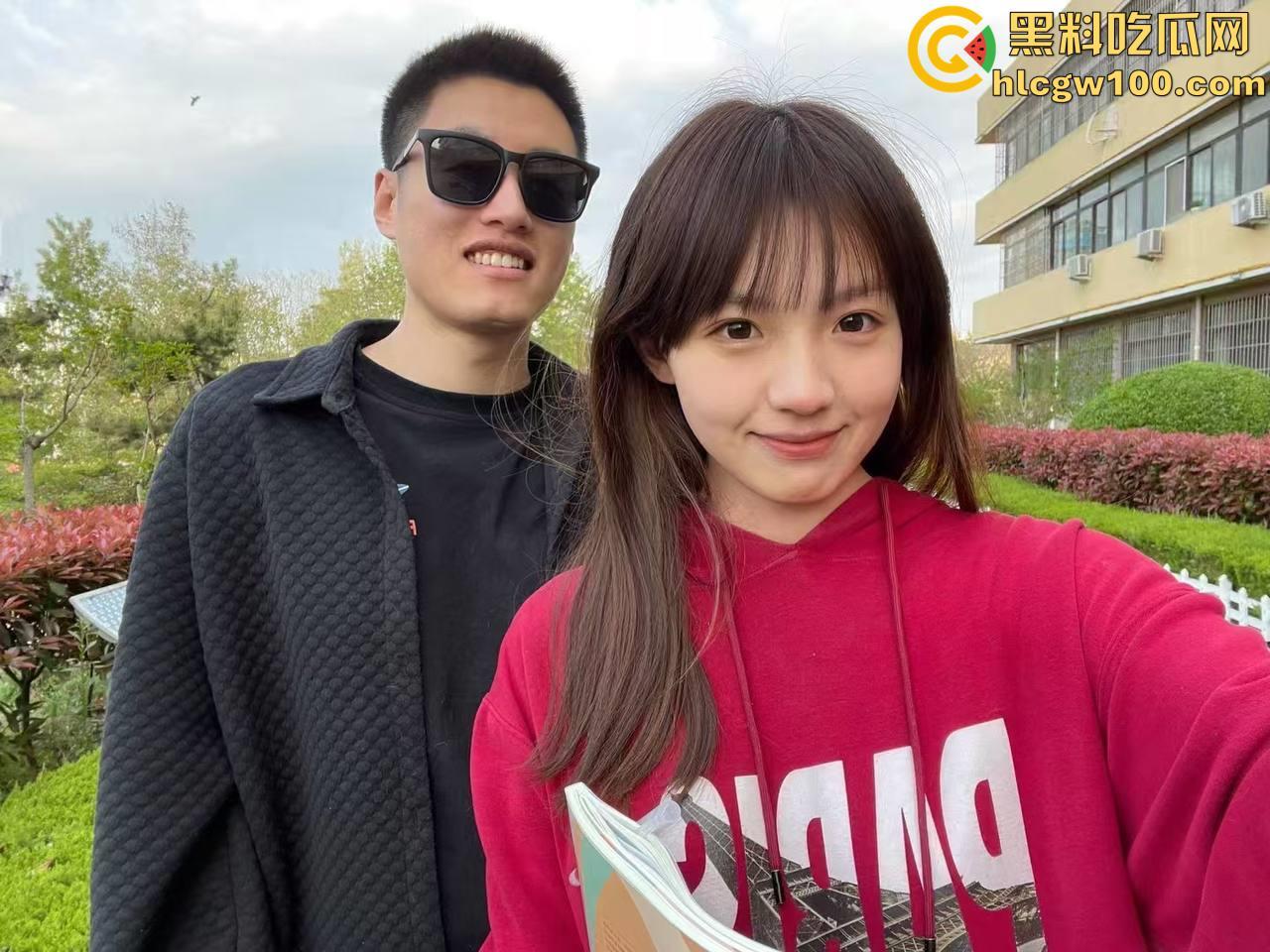 二代哥包养记录，一男配三女有钱真是好，无套后入猛操骚逼，骑脸口爆毫不心疼嘴巴都快被操肿了-4