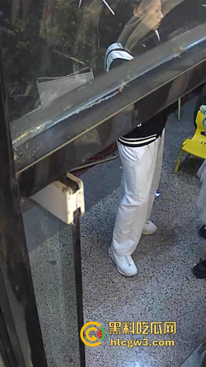 福建泉州已婚男经不住骚逼老皮条诱惑出轨劈腿 事后遭威胁帮其还钱直接崩溃 小三真实长相曝光:哥们你是真饿了啊?-10