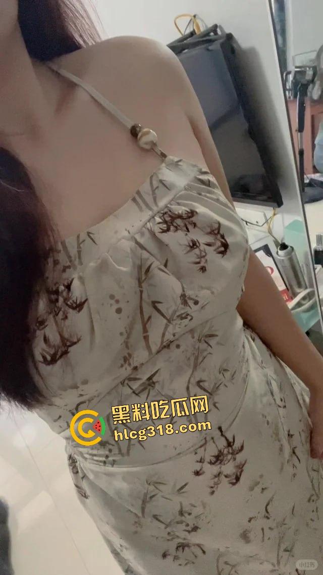 蓝战非前女友视频流出!千万身家却因鸡巴小挡不住前女友骑乘黑鬼前男友,这肥水应该是留到外人田了吧?-1