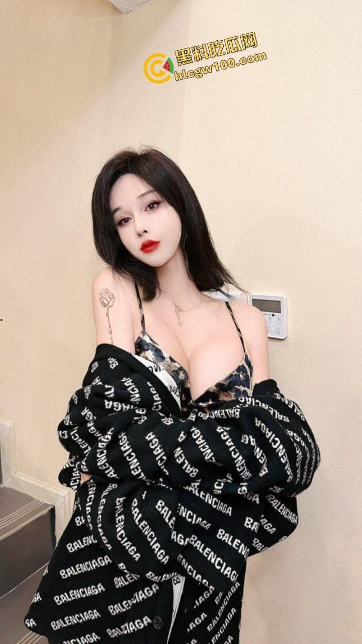 成都极品高颜值名媛范【TS安安】尺度私拍视图福利 约炮各路大屌哥 后门打开狂被草!-4