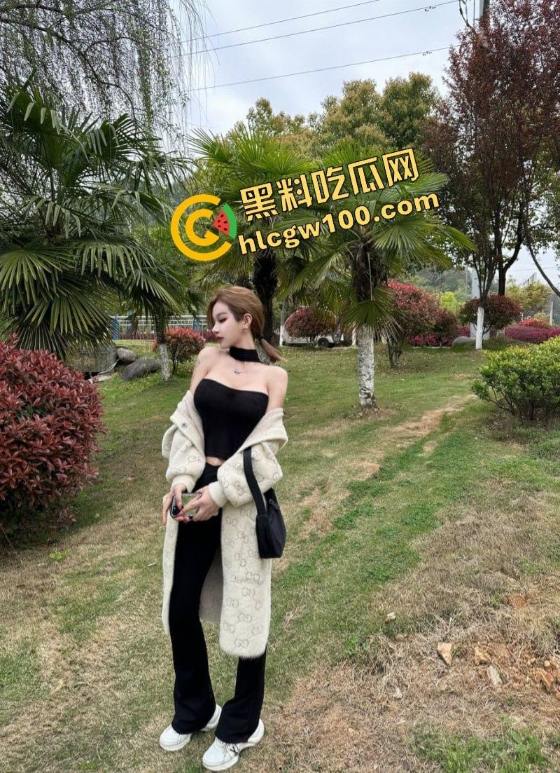 成都极品高颜值名媛范【TS安安】尺度私拍视图福利 约炮各路大屌哥 后门打开狂被草!-8