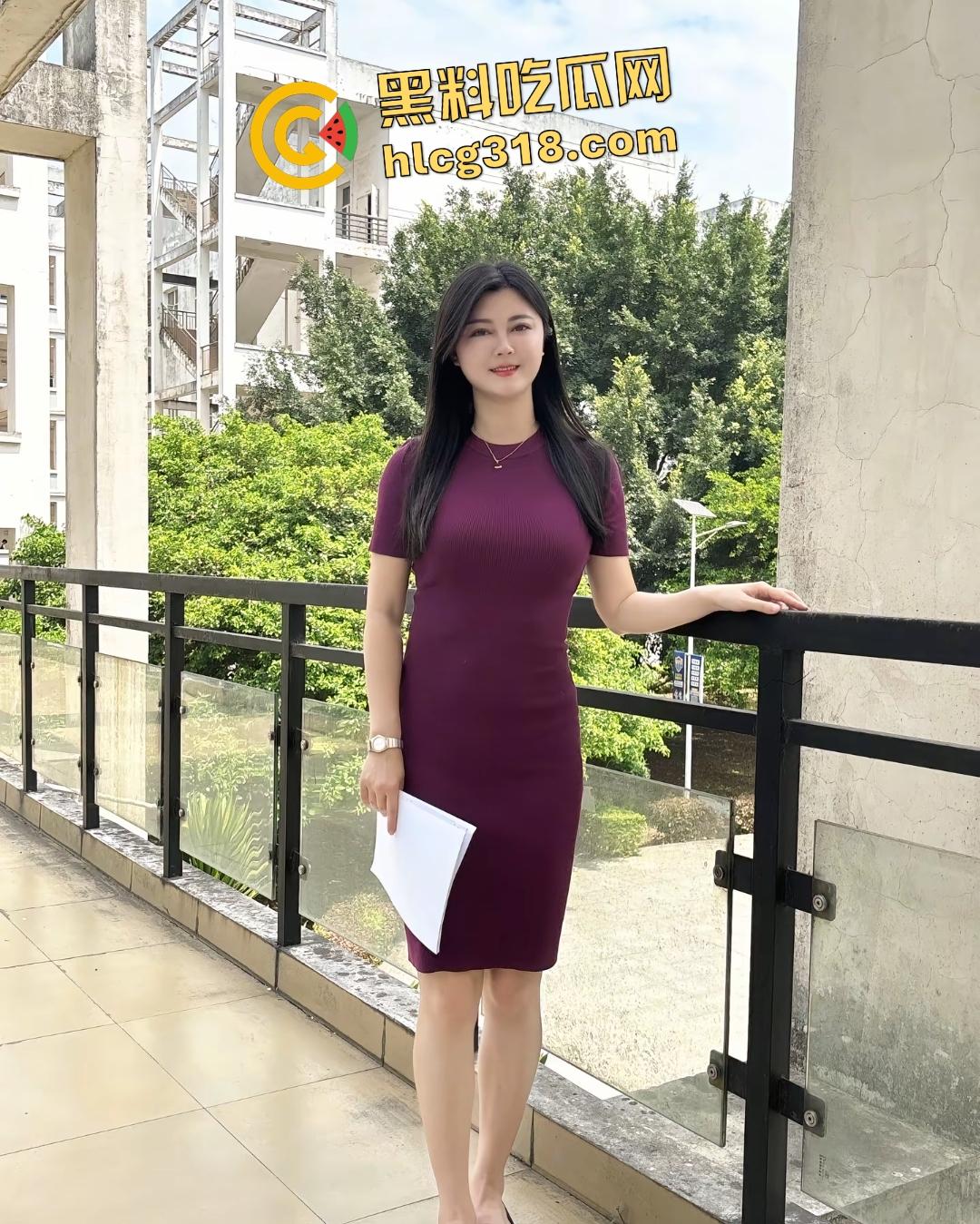 广西外国语学院英语老师【秦秦】为性瘾承诺满分让男同学后入紧身内裤,男同学以后都不愁挂科了!-3