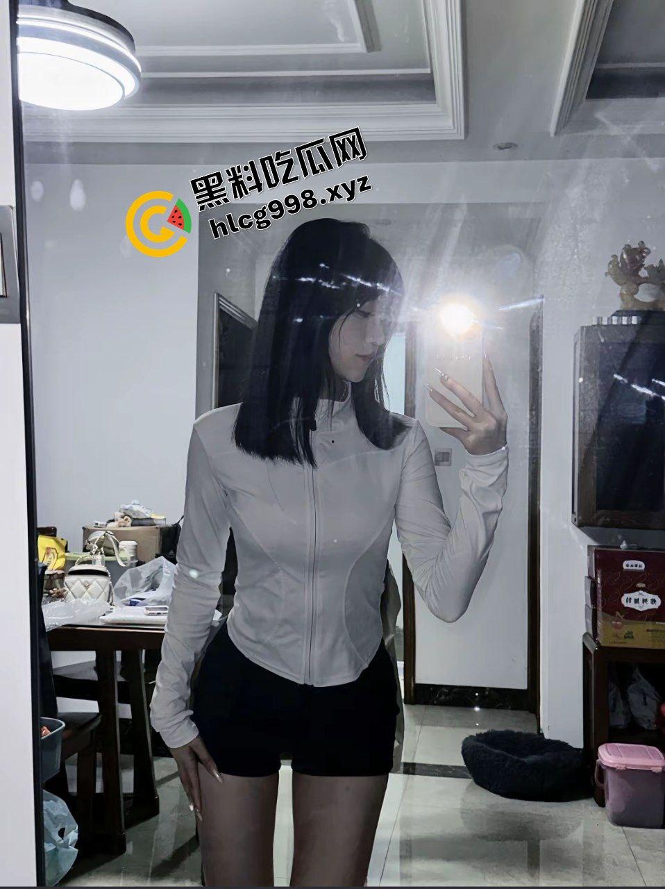 抖音可盐可甜模特骚鸡『吧唧璐璐er』大哥直播间跑车加V 直接约出来当炮友干 独家曝光！-2