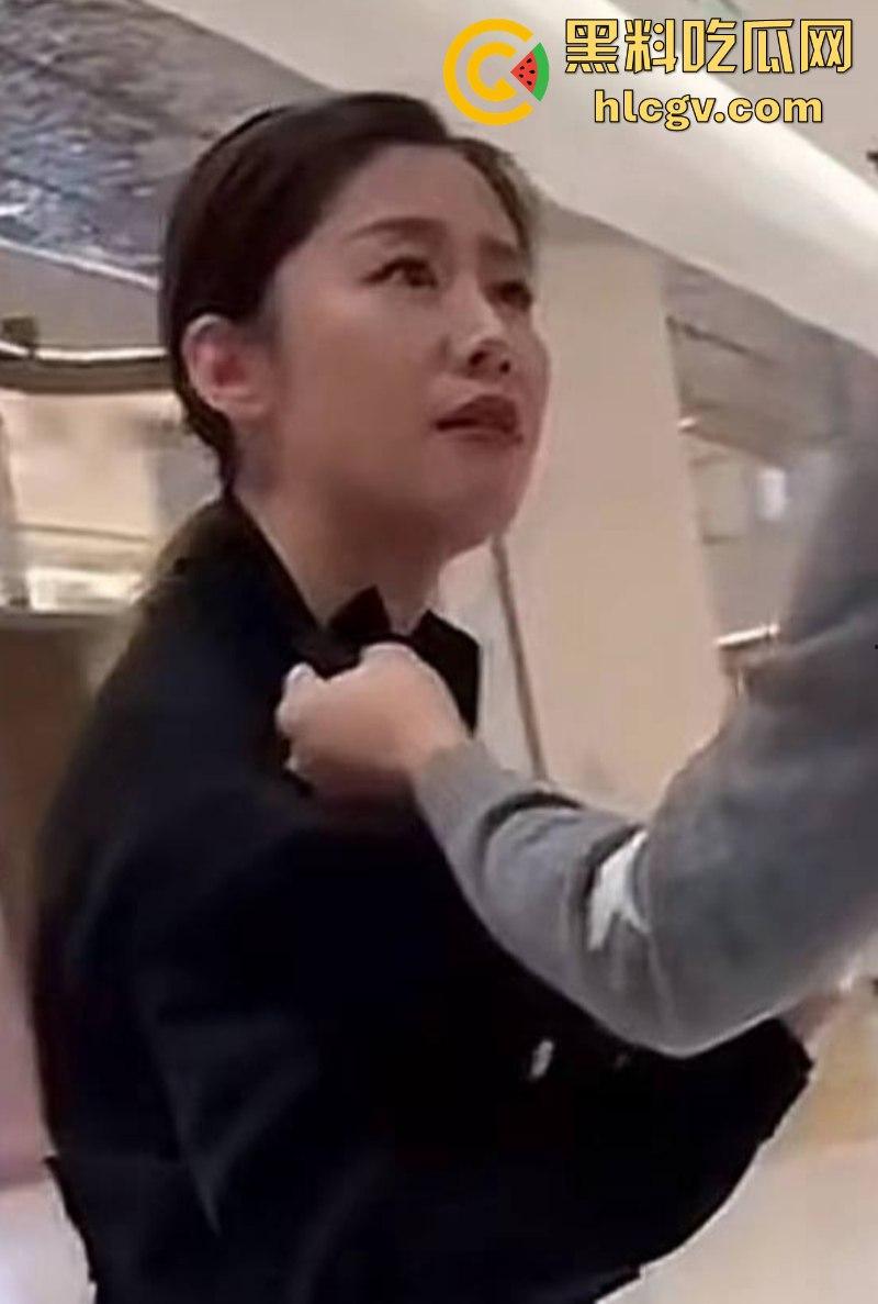 合肥银泰lv柜姐给男客户发裸照钓鱼  被抓现场还不忘叫“爸爸”-14
