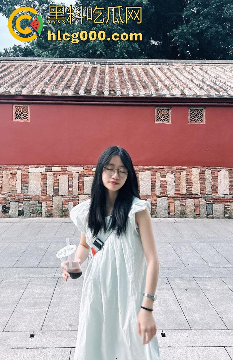 青岛港湾职业技术学院【李琦杉】,表演艺术专业母狗,为了买包和奢侈品,被富哥包养各种调教!-1