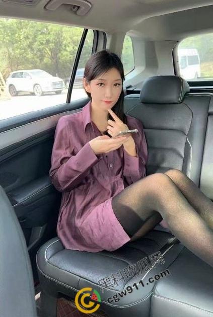 海角大神真实姐弟乱伦历程！回程路上车里跳蛋自慰疯狂勾引，大屌猛操姐姐小嘴，内射喉咙深处-2