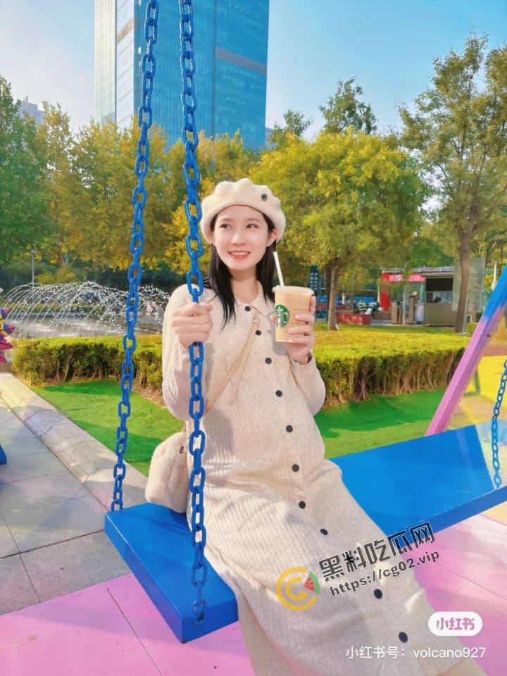 反差婊实锤 西安已婚小少妇私密视频流出 曾给一少 举牌 举牌系列 小红书被网友扒出 孕照大曝光-7