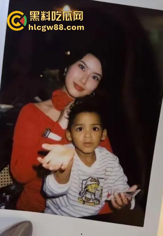 抖音媚黑网红余阿玖黑料翻车!婚前沉迷按摩店,被大黑屌无情爆操征服,早期淫乱史被扒出!-10