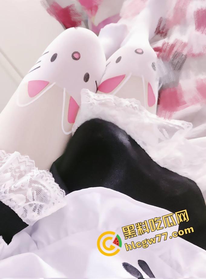 推特【千叶酱】极品JK萝莉白虎嫩逼勾魂,白丝黑丝裹小奶子浪得炸眼,cos校色骚洞漏光狂撩!-17