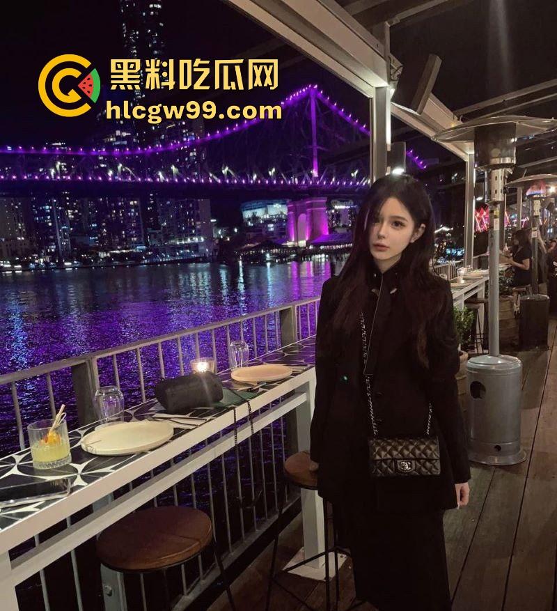 广州高颜值巨乳外围女【魏兮昕】被金主包养视频流出,口交侍奉无套爆操,骚劲爆棚!-3