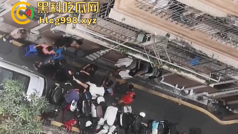 深圳离谱男自杀！上吊不够，还跳楼！楼下邻居吓得魂都飞了！-4