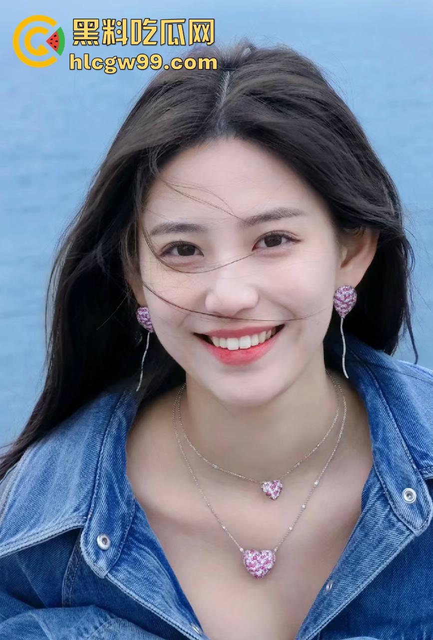 西安教师『孙雪梅 』寒假开放预订?SM视频泄露,奶子不大不小刚好、身材正点媲美模特果然教学有一手!-1