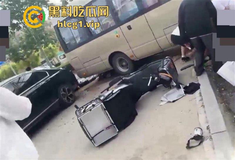 愿逝者安息 生者坚强 泰安东平学校门口发生交通事故致十余人死伤 司机被控制-4