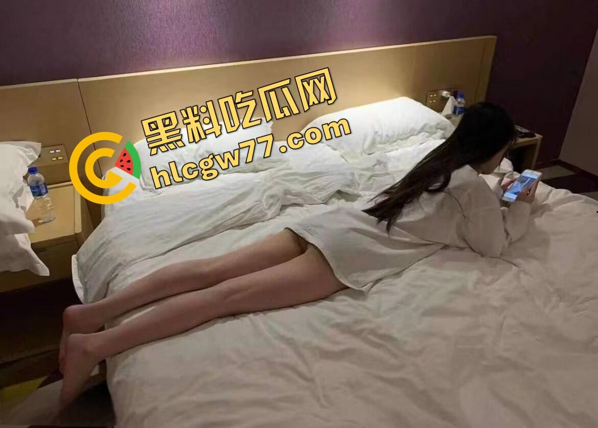 杭城艺术学院高颜值女大学生【蒲悦蓝】从白裙学妹到富二代的性奴肉狗,被PUA调教成掰逼求操的反差骚货!-4