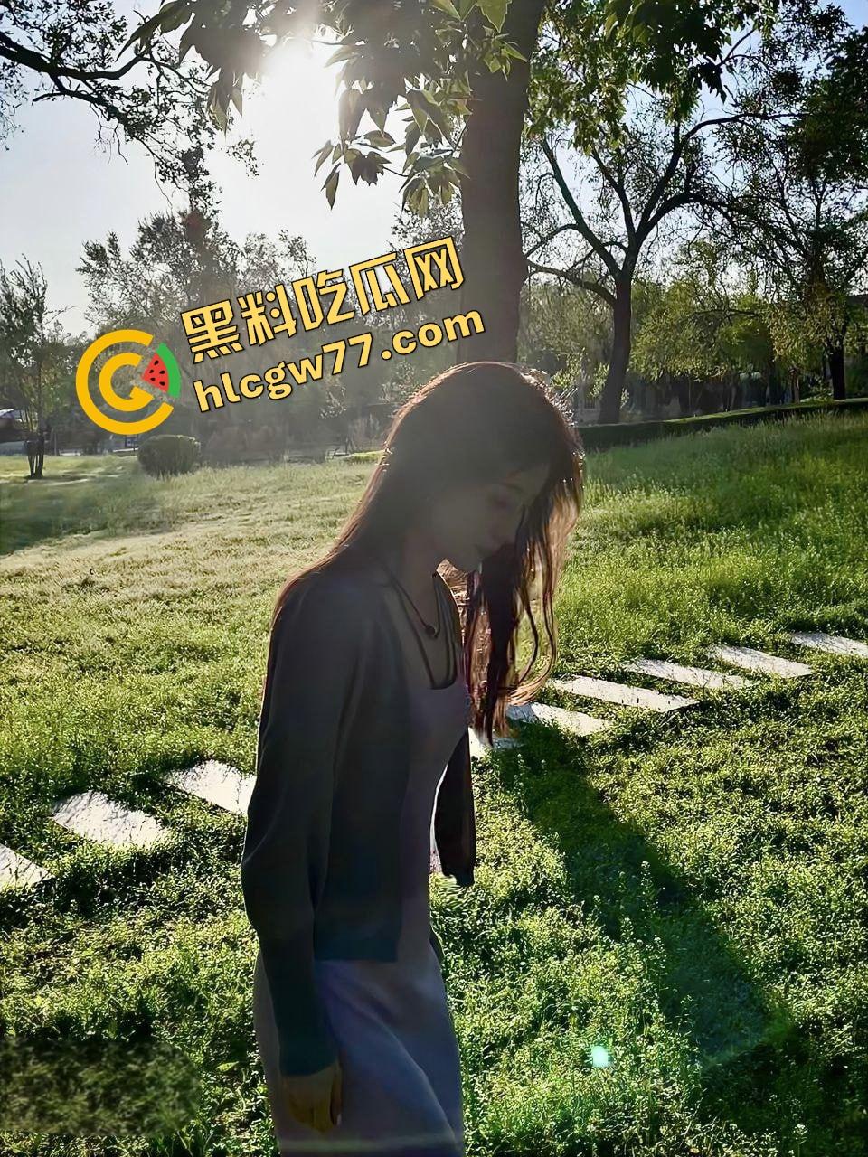 杭城艺术学院高颜值女大学生【蒲悦蓝】从白裙学妹到富二代的性奴肉狗,被PUA调教成掰逼求操的反差骚货!-9