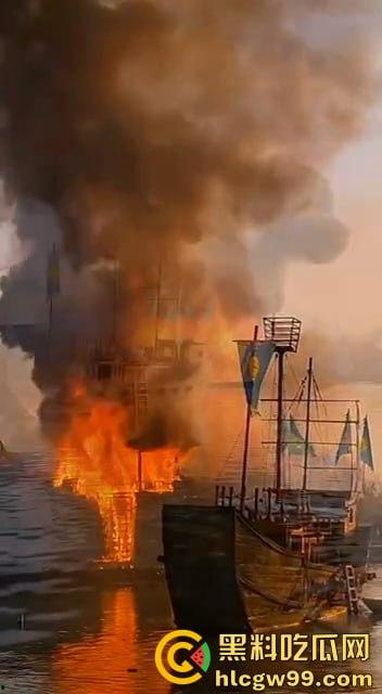 假戏成真，开封清明上河园表演节目《东京保卫战》炮位偏移引起大火，网友直呼票值了-4