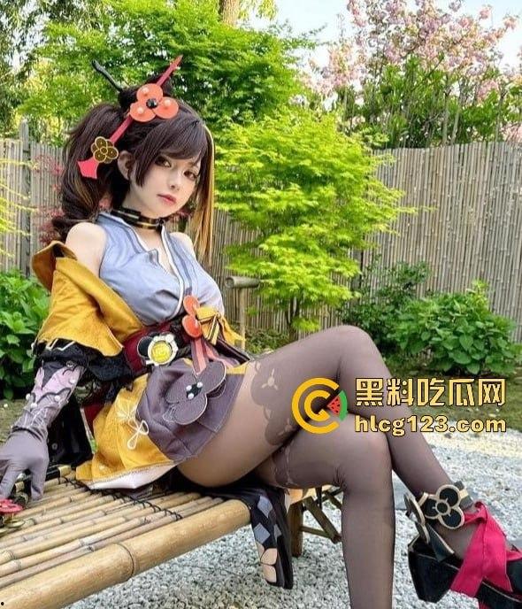 B站百万粉丝UP主『六二二同学』露脸自慰视频曝光！国内是cos国外福利姬，高潮喷白浆！-9