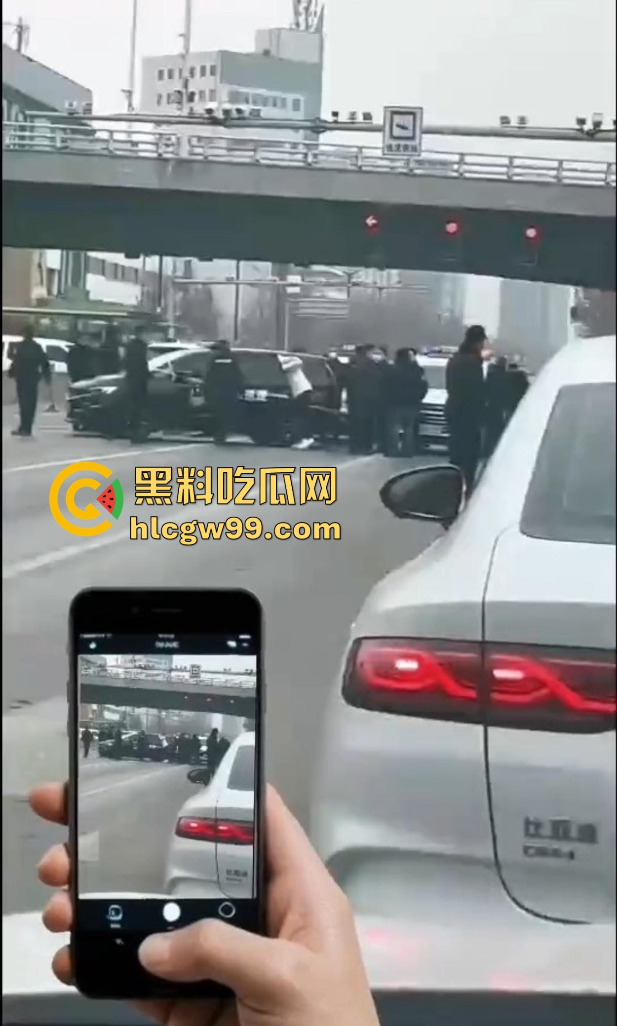 山西晋中传来命案，欠钱不还酿惨剧，一死一伤，网友直呼血债血偿？-7