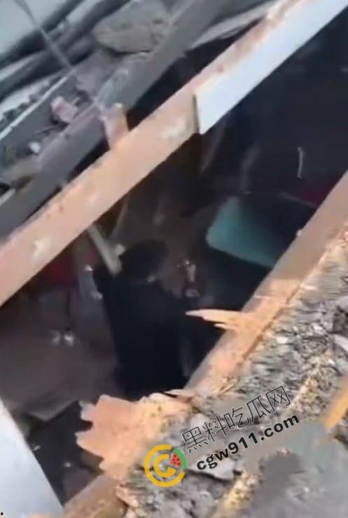 国庆悲剧!江苏东海名家厨房酒店屋顶崩裂,四人被埋碎石堆中血肉模糊,救援现场血腥惊魂!-5