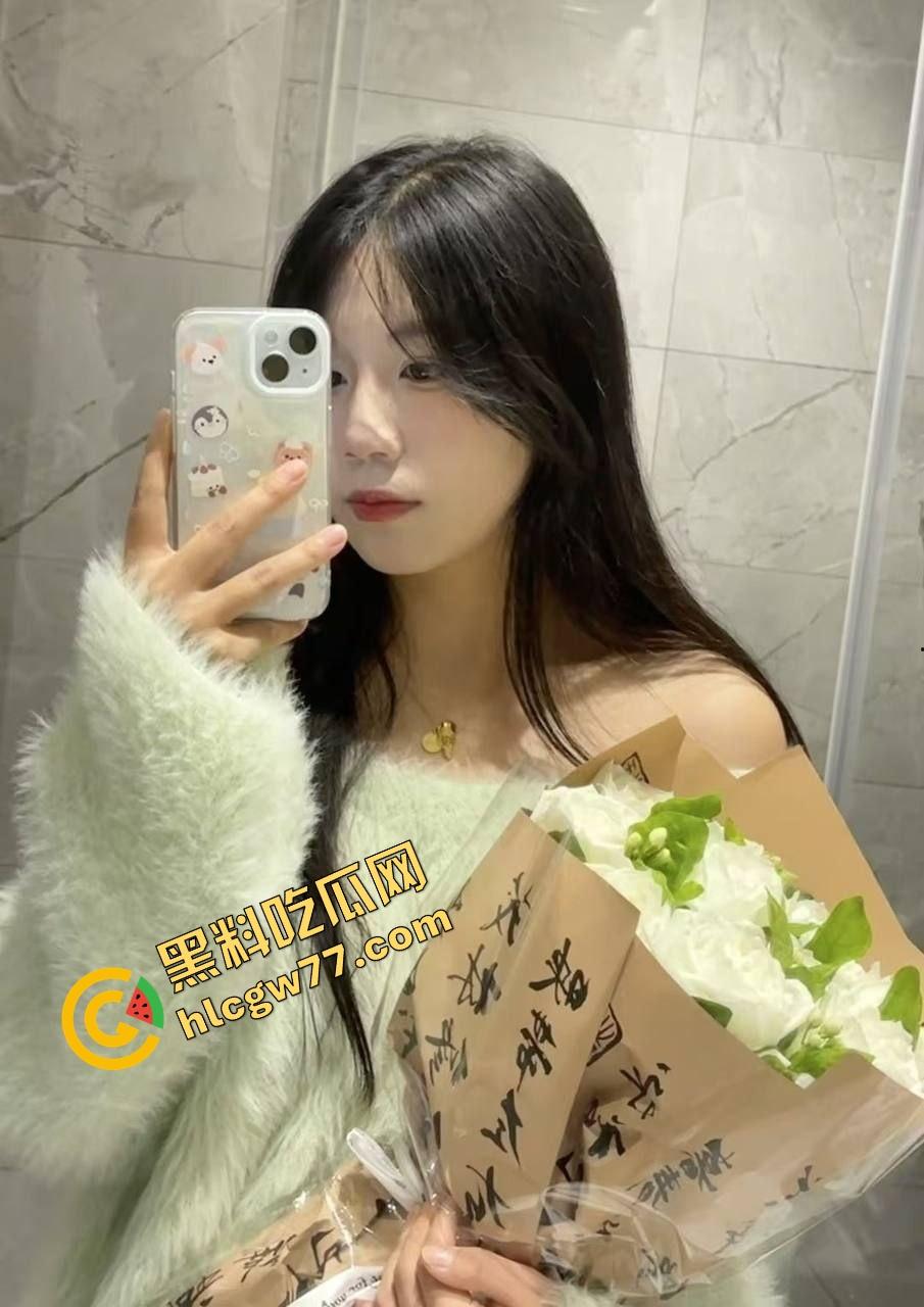 河北艺校女大学生【王丽丽】酒店调教片流出,狗链无套爆操全来了,这小母狗骚得离谱!-3