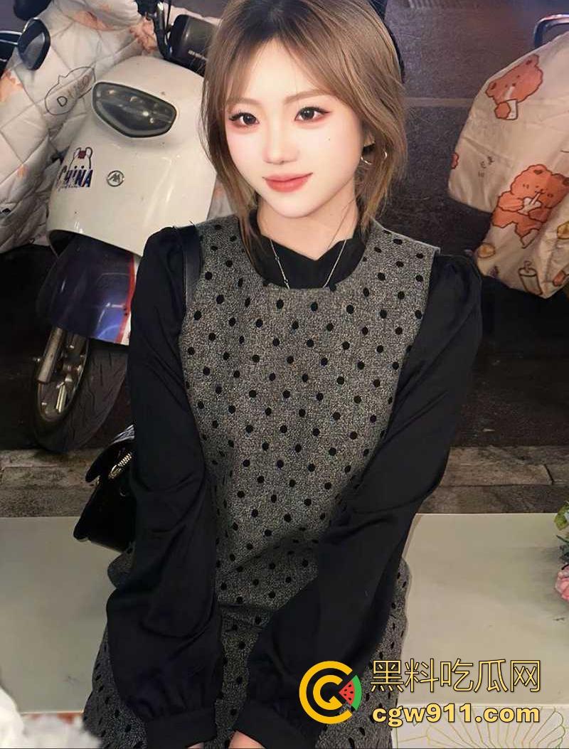 华中科技大学清纯学霸【刘思思】不雅视频流出,和男友玩捆绑调教,脸穴同框超反差,完全没有女学霸的样子!-7