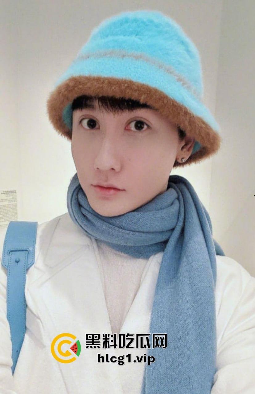 网红蛇精男刘梓晨热搜酒店激情视频曝光,与美女比拼叫床,塌房事件真相大白!-6