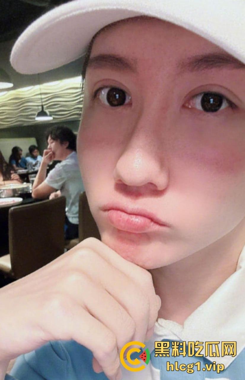 网红蛇精男刘梓晨热搜酒店激情视频曝光,与美女比拼叫床,塌房事件真相大白!-7