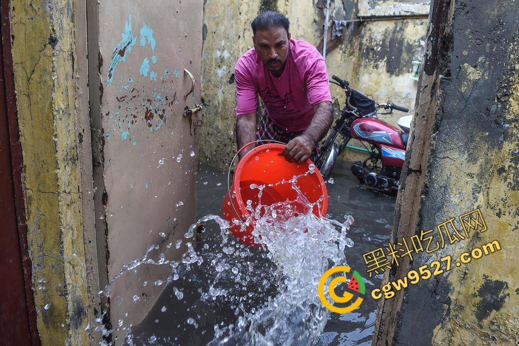 国外大瓜！巴基斯坦洪灾肆虐，千人死亡，牲畜死伤惨重，全国超半数地区被淹！-8