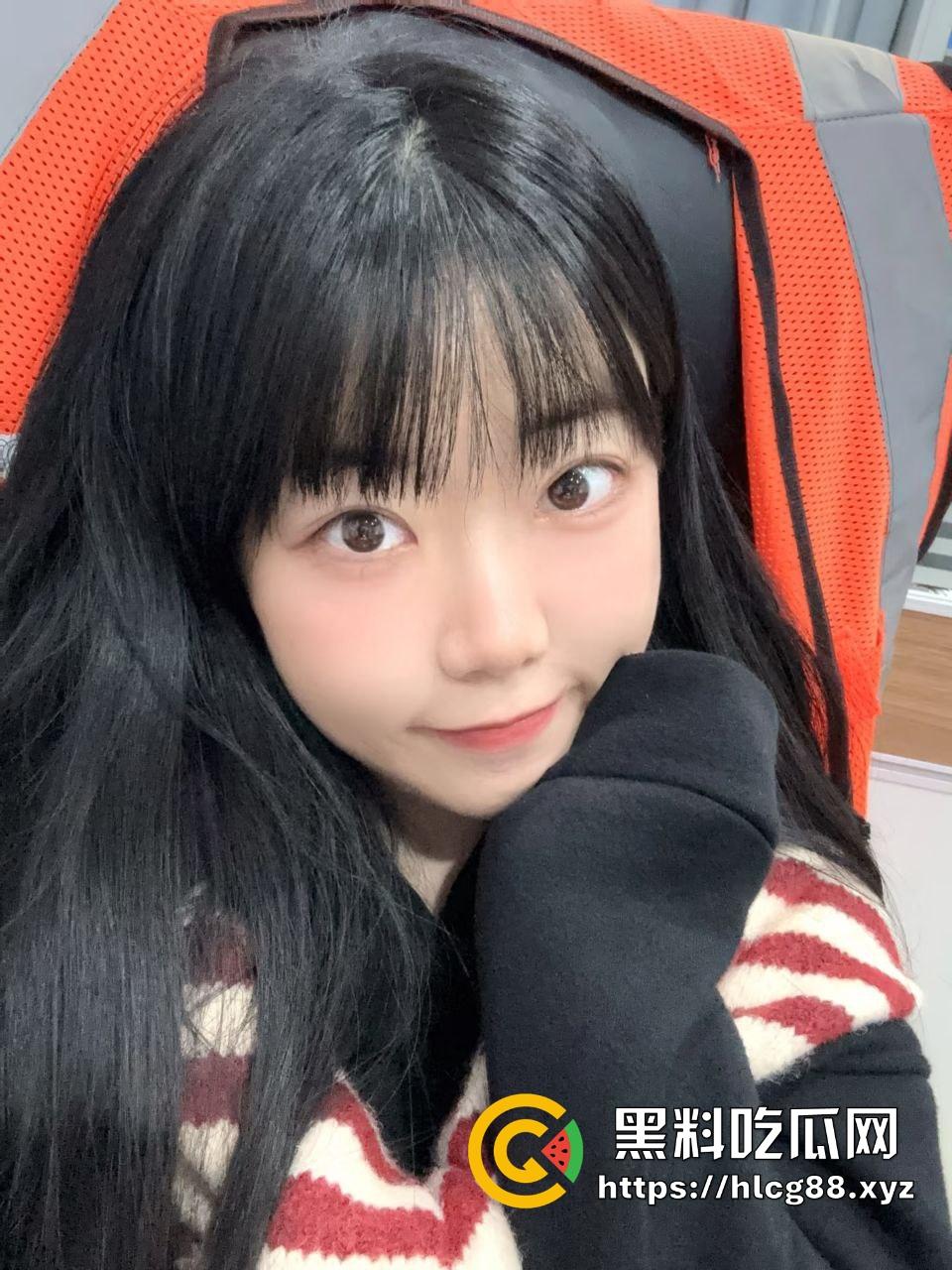 福建艺术学校清纯小太妹，高中就已是肉便器榨精小能手，酒店暴插嫩穴直冒白浆还不舍得拔出！-1