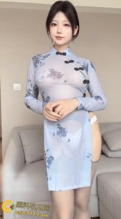 推特极品嫩妹【荒井喵喵】,甜美长相火辣身材,透明旗袍抖奶热舞, 吊带灰丝揉奶诱惑,这颜值和身材都够撸一发了!-5