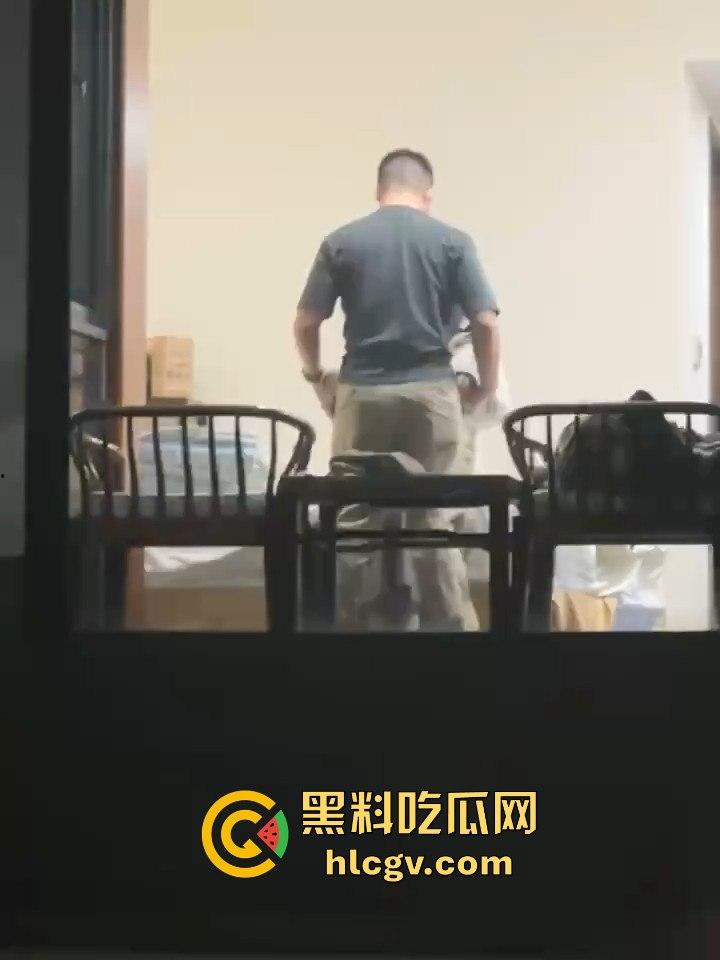 天津现代传媒职业学校马老师带学生写生写进酒店? 还故意不关窗帘,向学生炫耀?不料其他学生拍下发学校网!-5