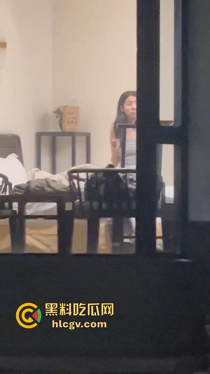 天津现代传媒职业学校马老师带学生写生写进酒店? 还故意不关窗帘,向学生炫耀?不料其他学生拍下发学校网!-9