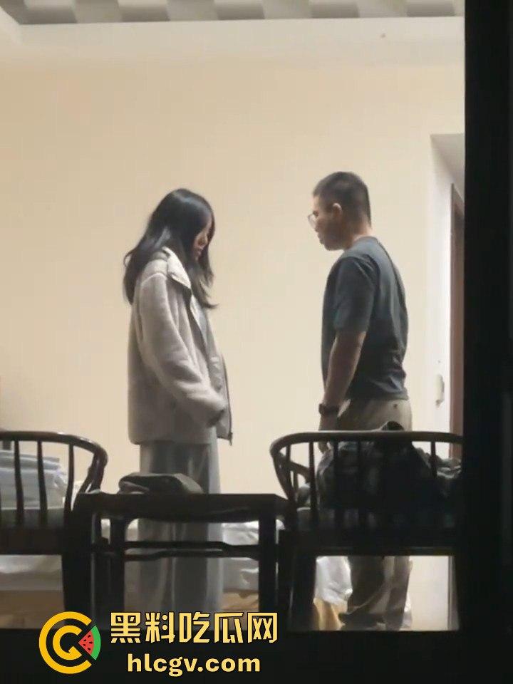 天津现代传媒职业学校马老师带学生写生写进酒店? 还故意不关窗帘,向学生炫耀?不料其他学生拍下发学校网!-14