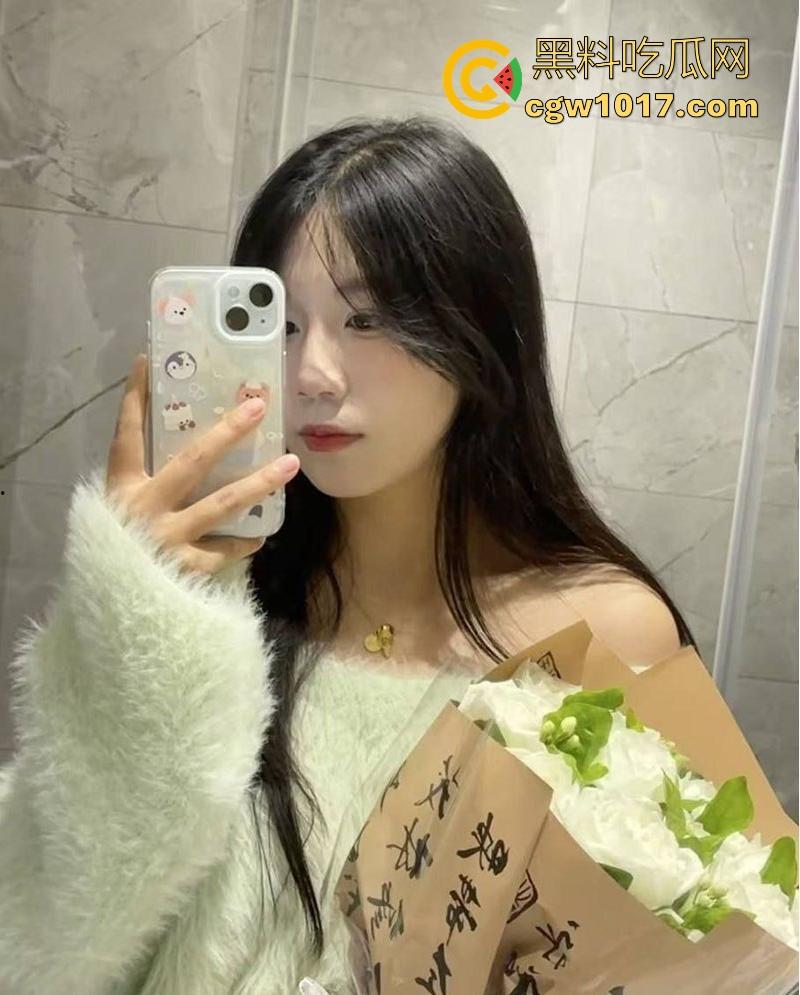 湖北师范大学萝莉学妹【温琬玲】反差跪床深喉口爆,狗链牵引翘臀后入爆操,与男友性爱视频曝光泄露!-8